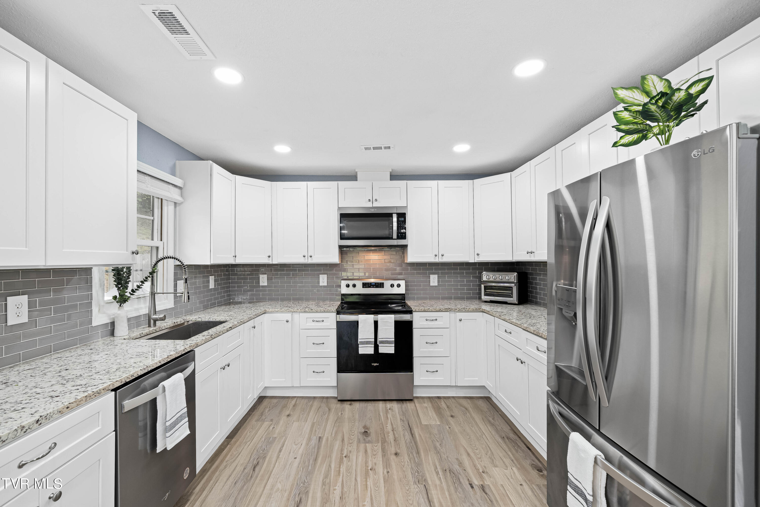 800 Belle Road Chuckey, TN 37641 - Photo 20 of 70 Kitchen