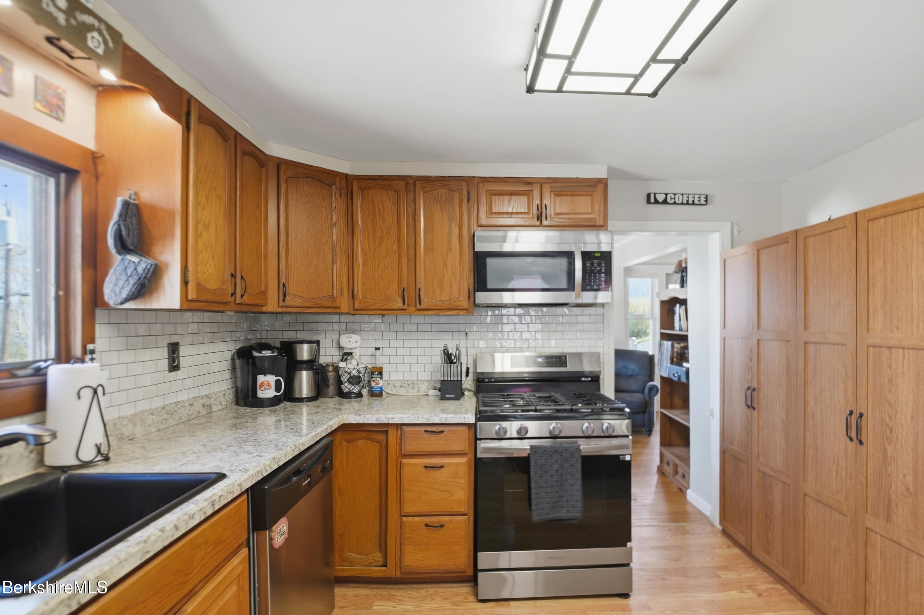 22 Broadway Street Pittsfield, MA 01201 - Photo 53 of 84 048_jan02337