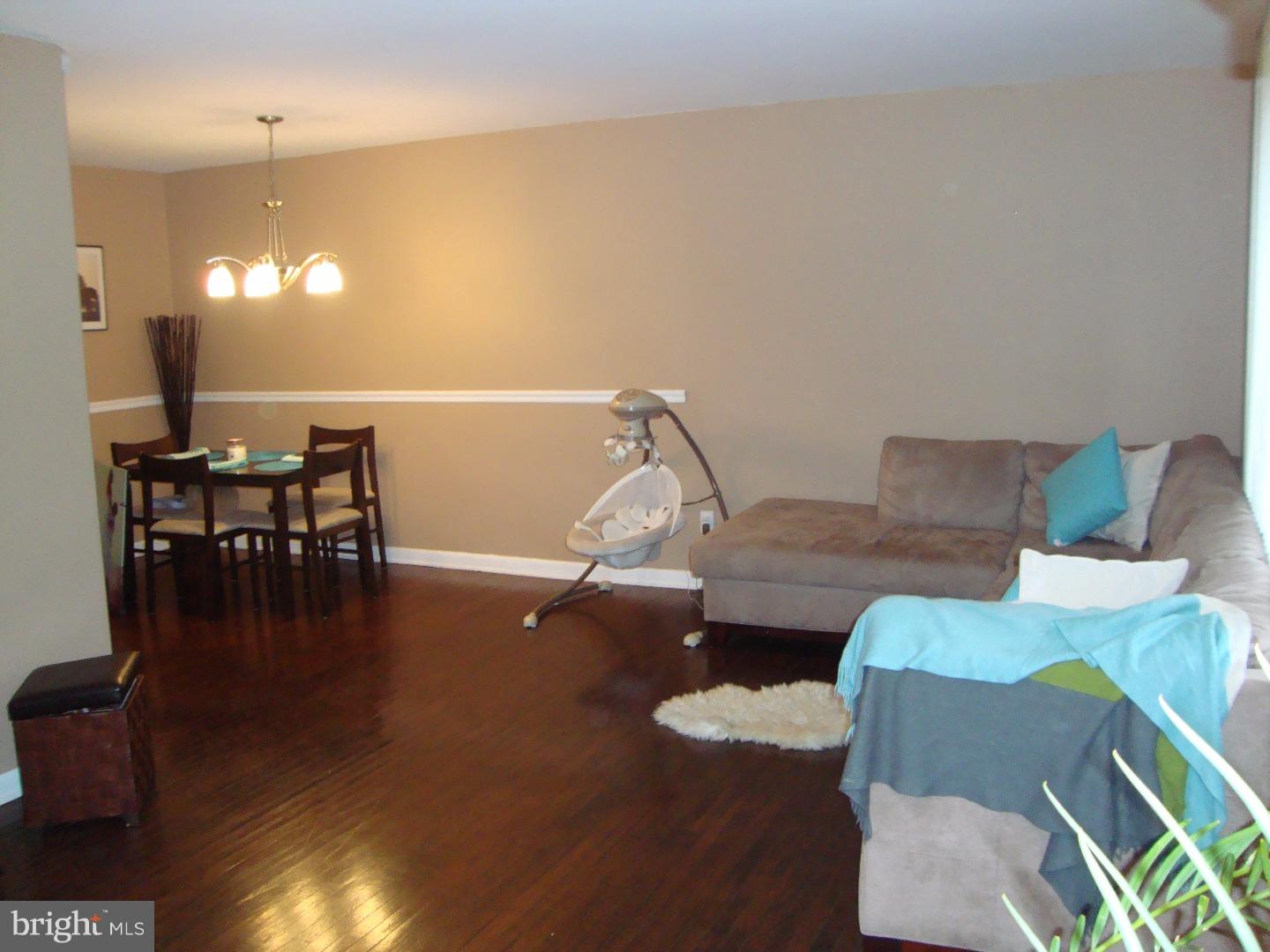 1702 Fox Chase Road Philadelphia, PA 19152 - Photo 4 of 25 Living Room