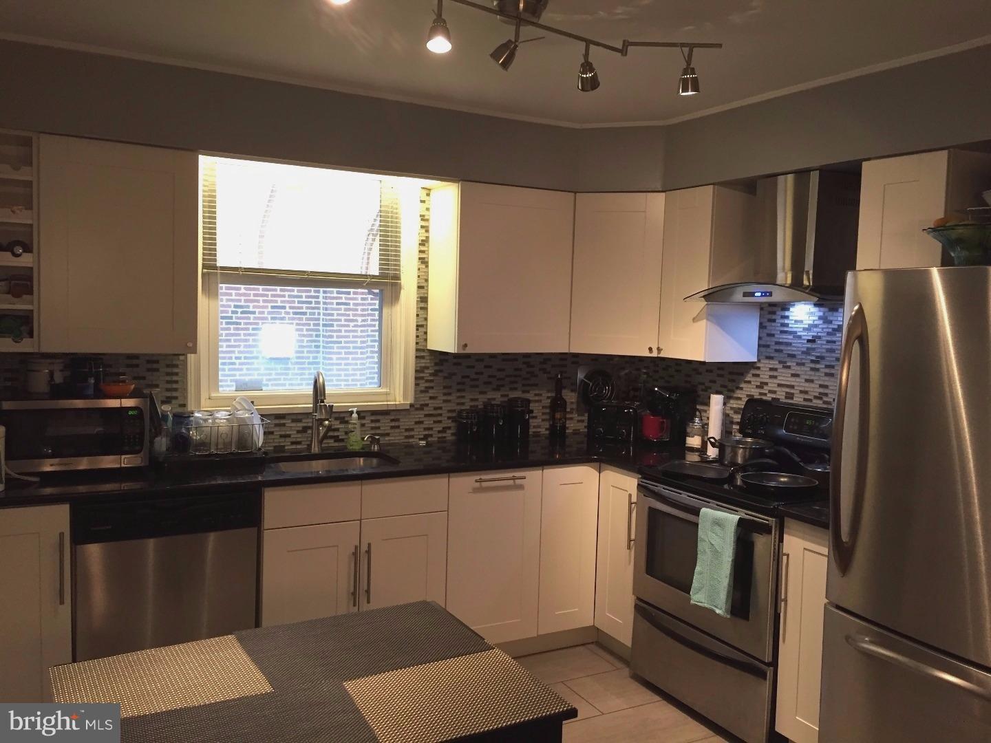 1702 Fox Chase Road Philadelphia, PA 19152 - Photo 10 of 25 Kitchen