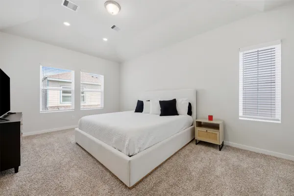 $2,600 | 635 Salt Marsh Trail, Kemah, TX 77565