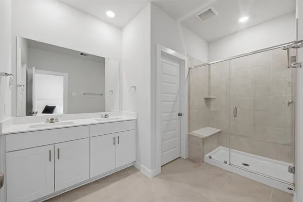 $2,600 | 635 Salt Marsh Trail, Kemah, TX 77565