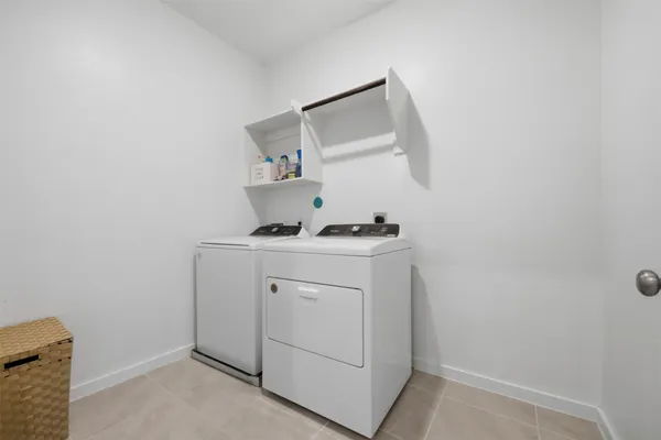 $2,600 | 635 Salt Marsh Trail, Kemah, TX 77565