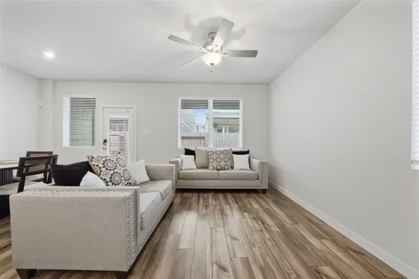 $2,600 | 635 Salt Marsh Trail, Kemah, TX 77565