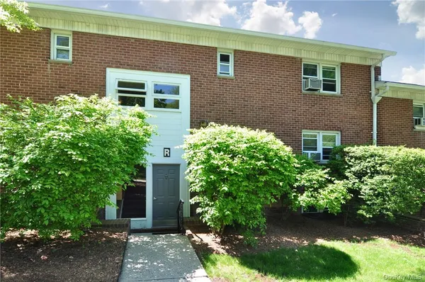 $2,900 | 140 North Broadway, Unit R4, Irvington, NY 10533