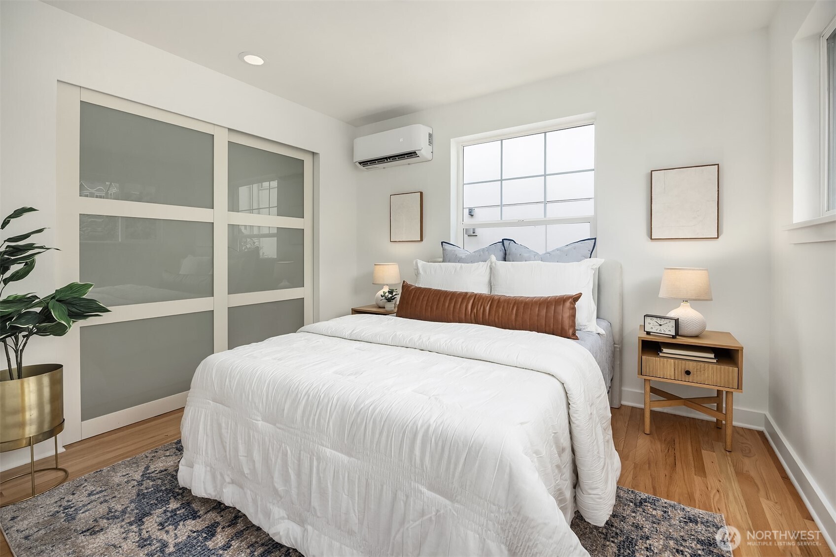 3300 B West Government Way Seattle, WA 98199 - Photo 12 of 23