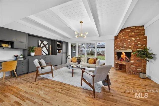 $850,000 | 2220 South Indiana Avenue, Caldwell, ID 83605