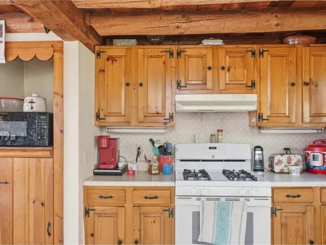 $475,000 | 3513 Sand Road, Ferrisburgh, VT 05456