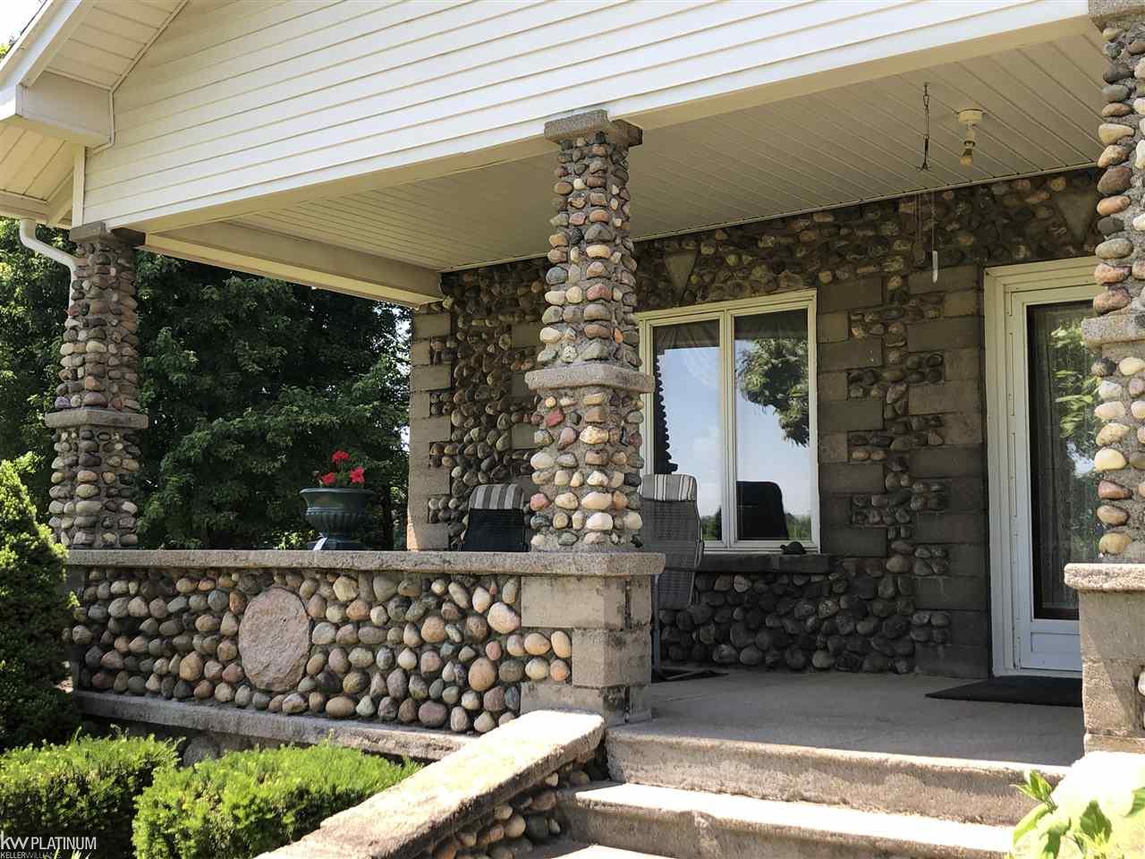 12546 Collins Road Yale, MI 48097 - Photo 5 of 71 50017132-4.JPG