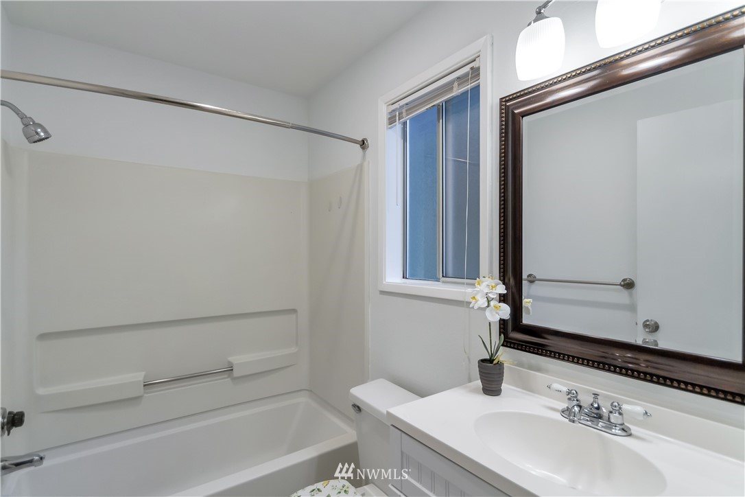 18910 Bothell Everett Highway, Unit N1 Bothell, WA 98012 - Photo 14 of 24 Gallery Image 14
