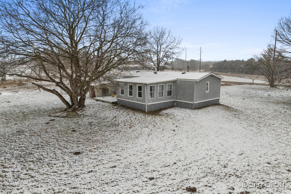 4925 Wheeler Road Belding, MI 48809 - Photo 4 of 35 IMG_1026