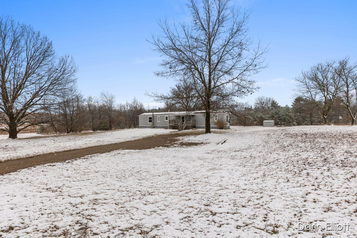 4925 Wheeler Road Belding, MI 48809 - Photo 9 of 35 IMG_1002
