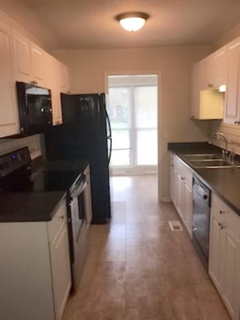 26 Pequannock Road Goose Creek, SC 29445 - Photo 3 of 11 kitchen