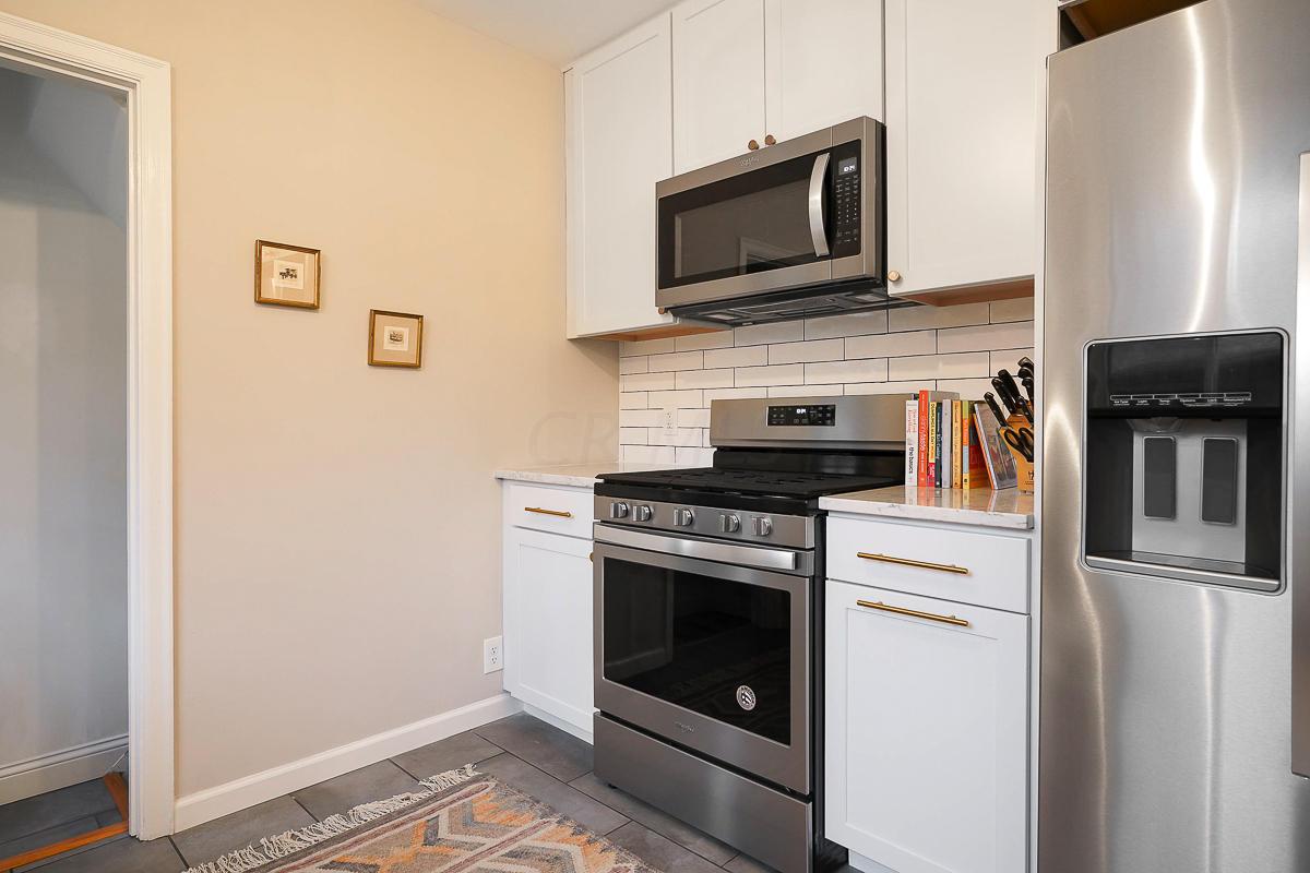 51 South Broadleigh Road Columbus, OH 43209 - Photo 13 of 28