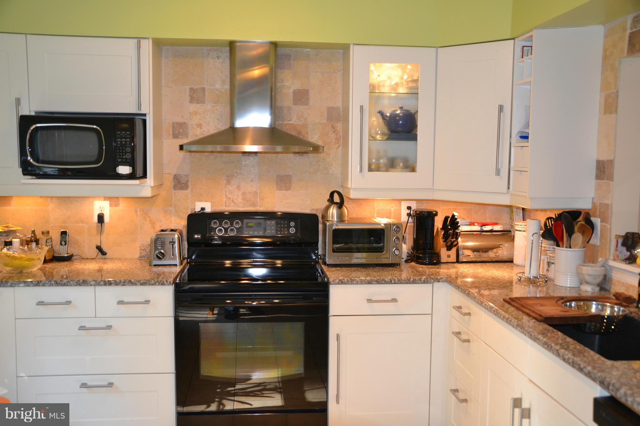 10936 Rampart Way Silver Spring, MD 20902 - Photo 2 of 22 Kitchen