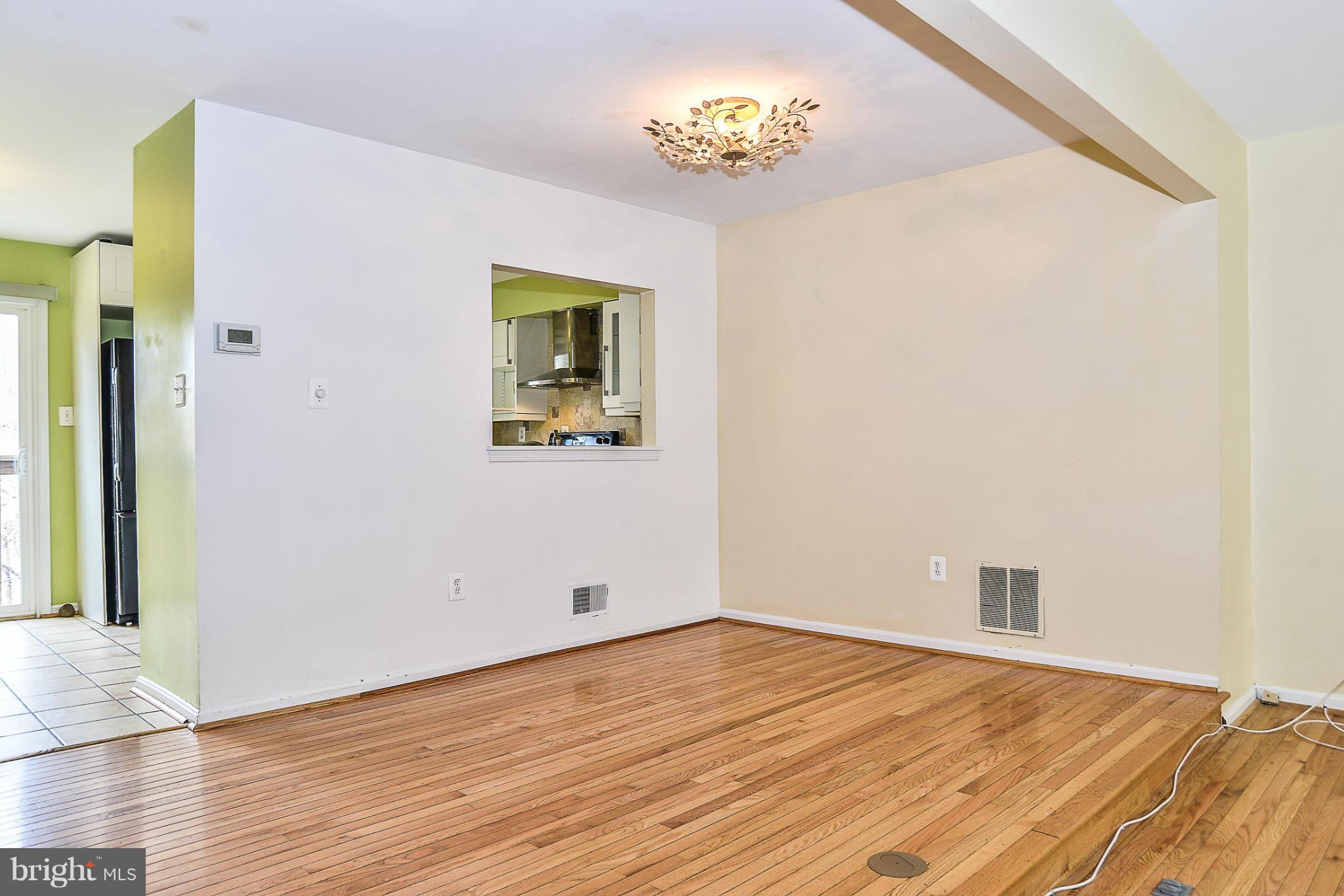 10936 Rampart Way Silver Spring, MD 20902 - Photo 7 of 22 Interior (General)