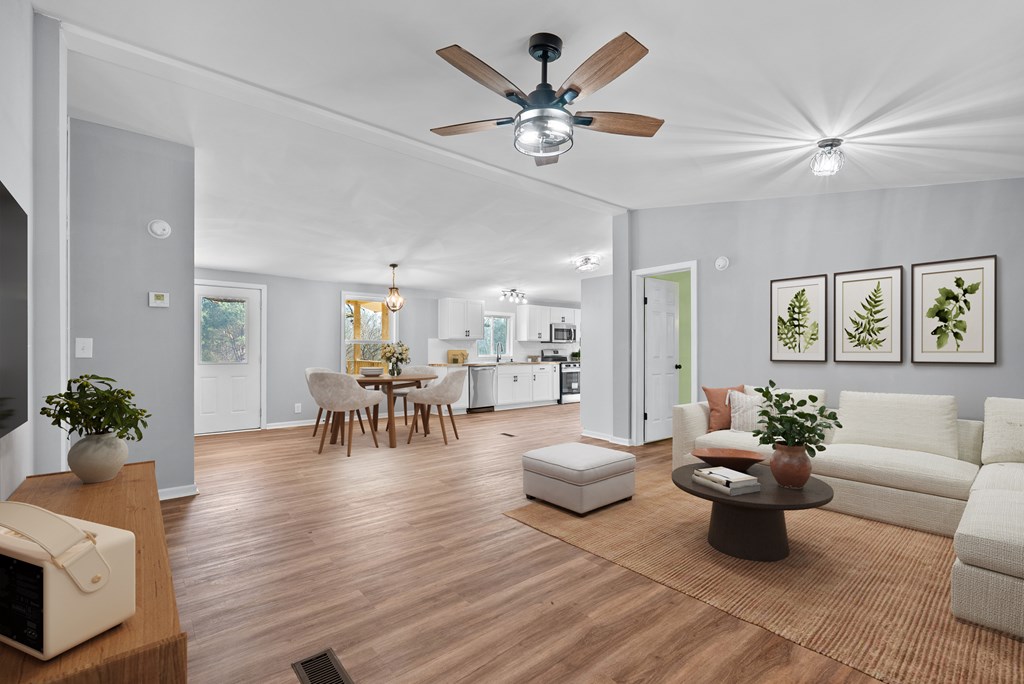 430 Oak Grove Road Talbotton, GA 31827 - Photo 11 of 33 virtually staged living area