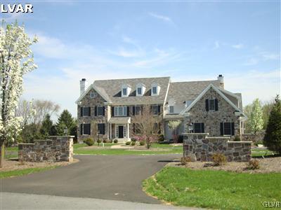 1753 Hawthorne Road Bethlehem, PA 18015 - Photo 2 of 17 Gallery Image 2