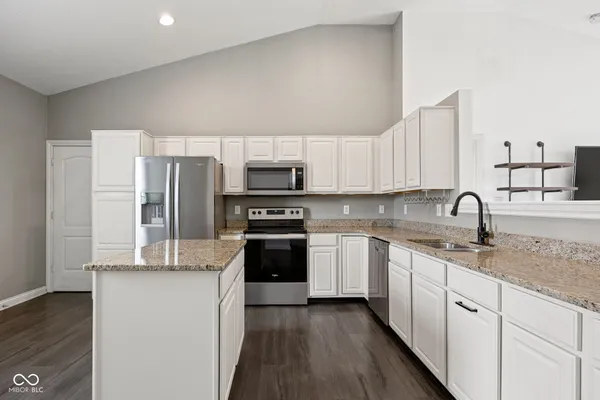 $259,900 | 524 Genisis Drive, Whiteland, IN 46184