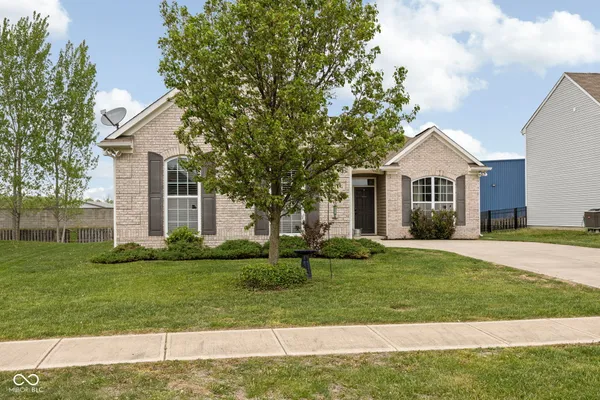 $259,900 | 524 Genisis Drive, Whiteland, IN 46184