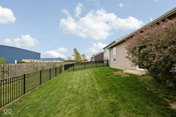 $259,900 | 524 Genisis Drive, Whiteland, IN 46184