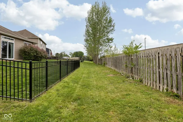 $259,900 | 524 Genisis Drive, Whiteland, IN 46184