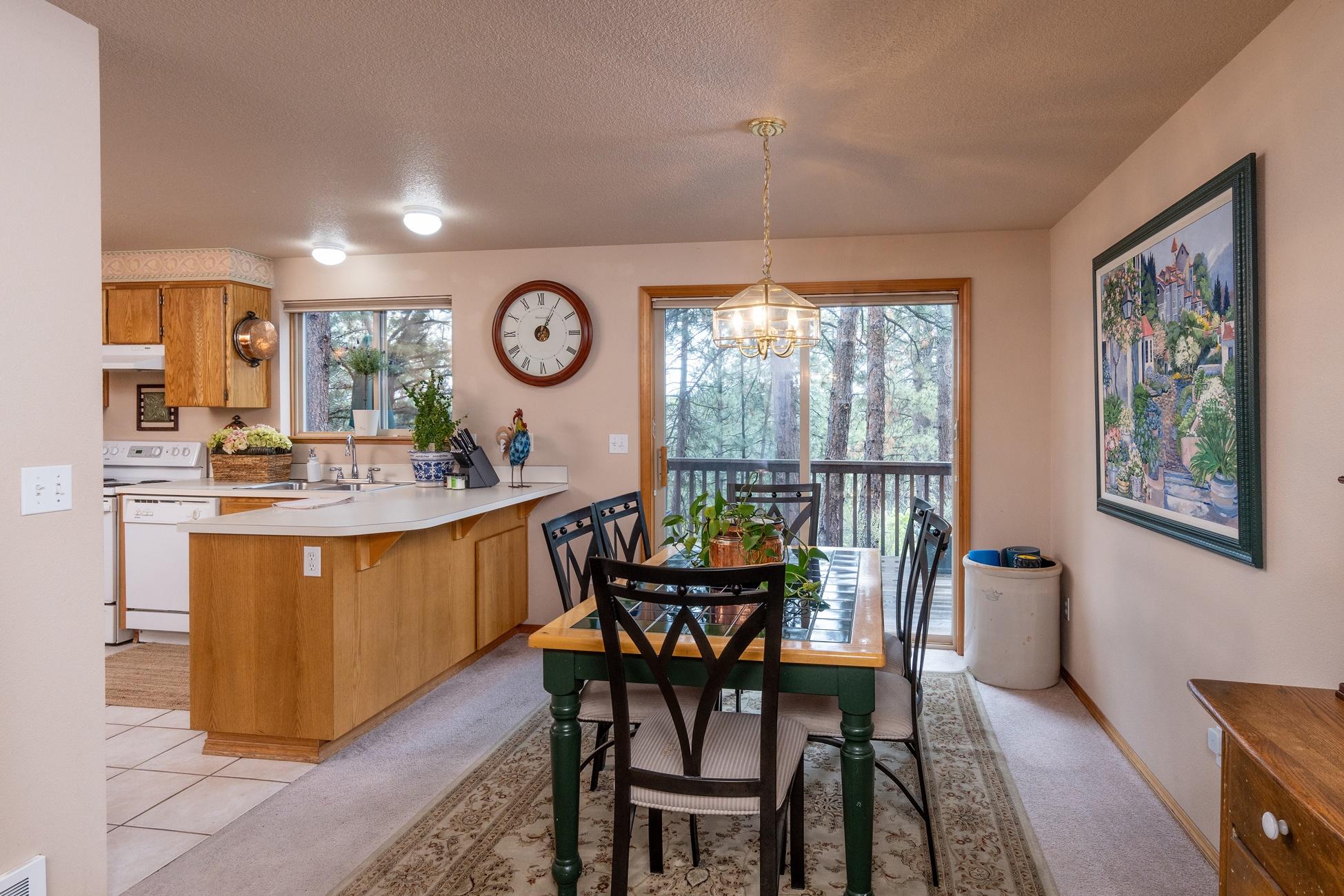 19585 East Campbell Road Bend, OR 97702 - Photo 5 of 23 05