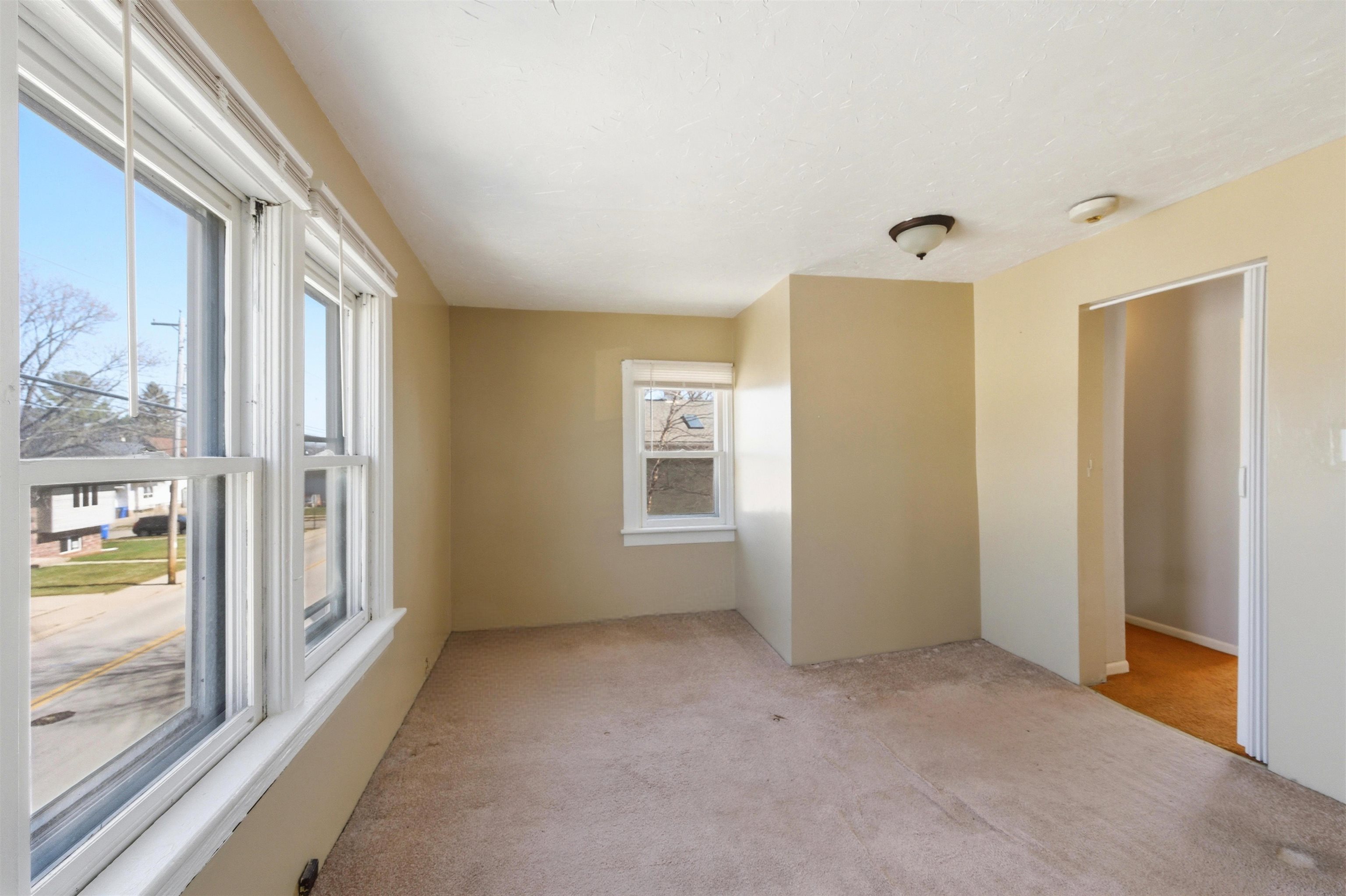 411 East Division Street Watertown, WI 53094 - Photo 15 of 23