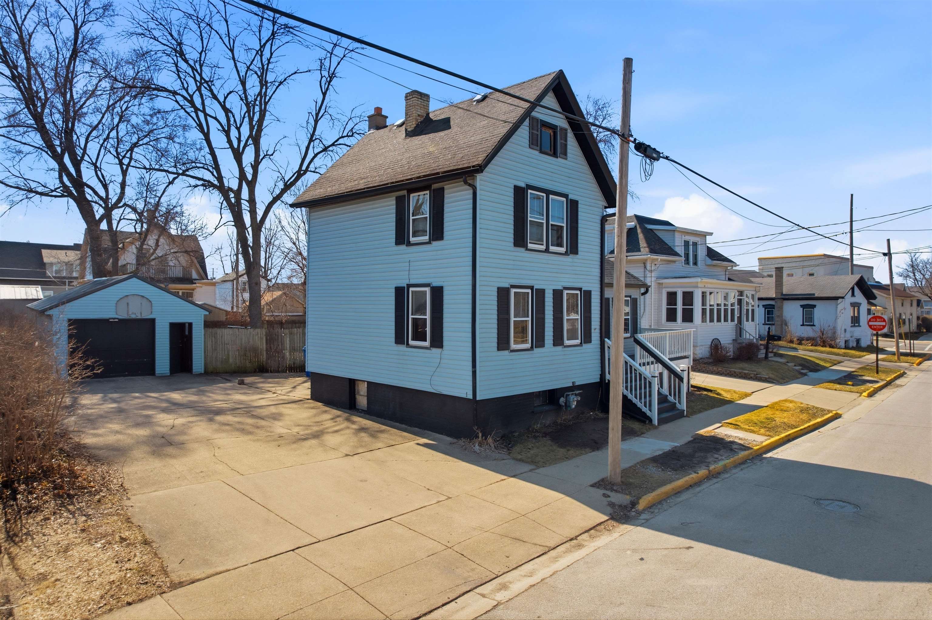 411 East Division Street Watertown, WI 53094 - Photo 2 of 23