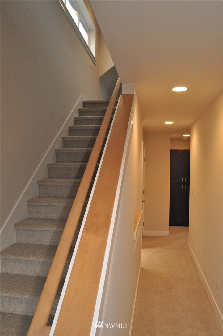 694 Wintersweet Road Northeast Bainbridge Island, WA 98110 - Photo 13 of 16 Gallery Image 13