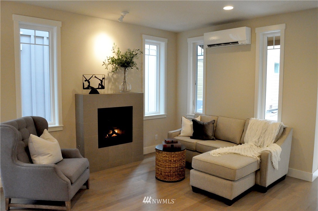 694 Wintersweet Road Northeast Bainbridge Island, WA 98110 - Photo 6 of 16 Gallery Image 6