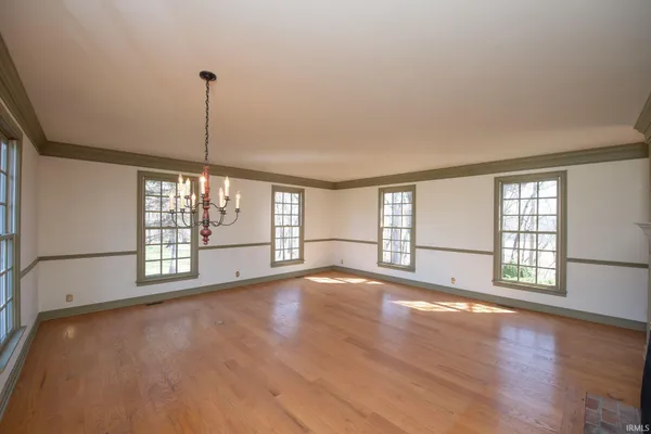 $897,500 | 11751 South Springboro Road, Brookston, IN 47923