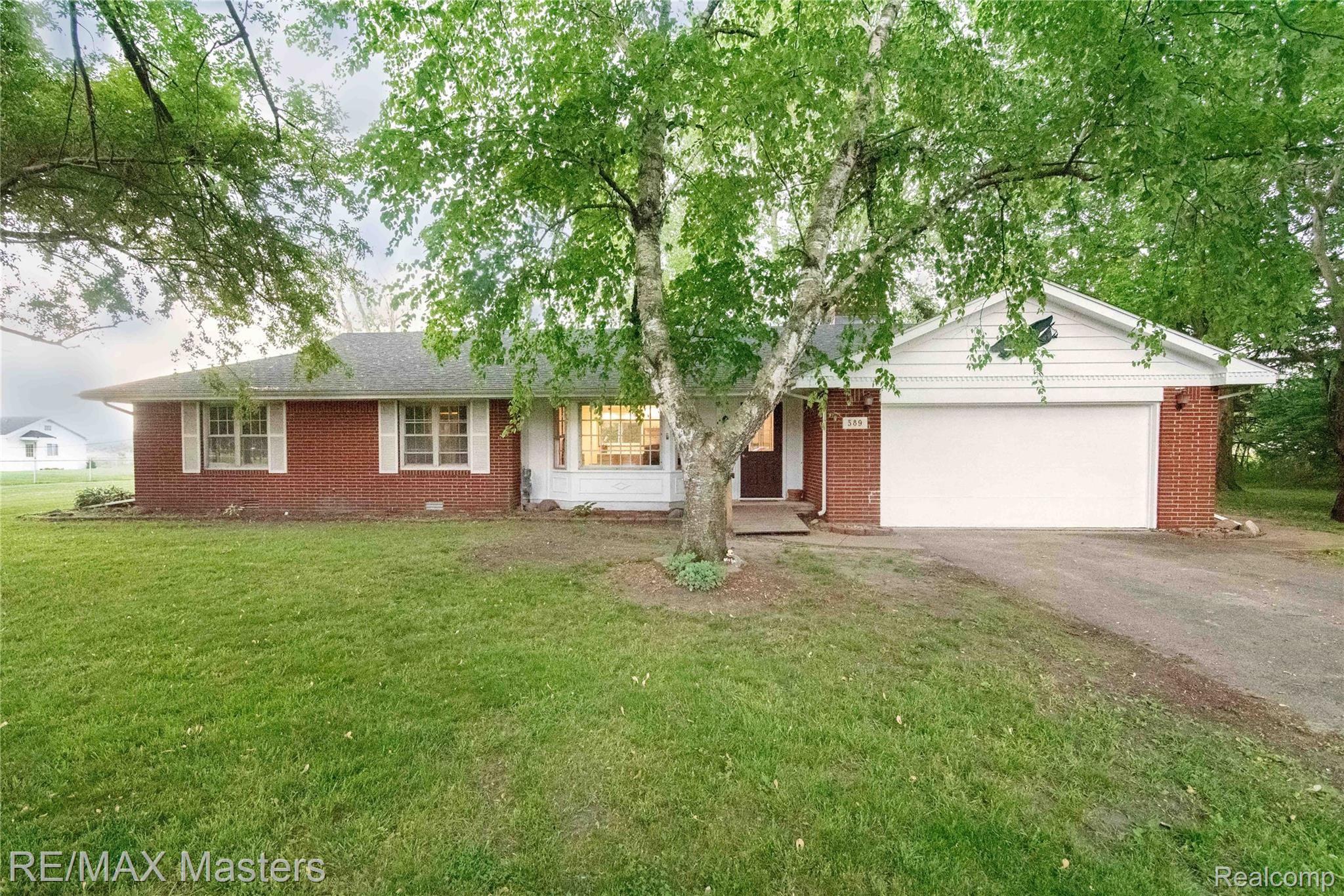 589 East Erie Road Temperance, MI 48182 - Photo 1 of 16 0015.jpg