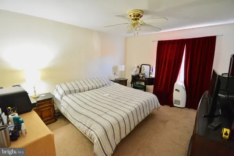 $1,950 | 389 Fairway Terrace, Philadelphia, PA 19128