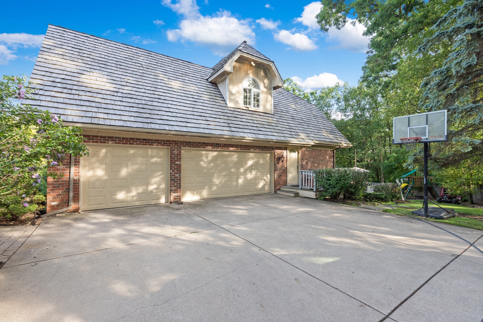 9336 Falling Waters Drive West Burr Ridge, IL 60527 - Photo 10 of 13