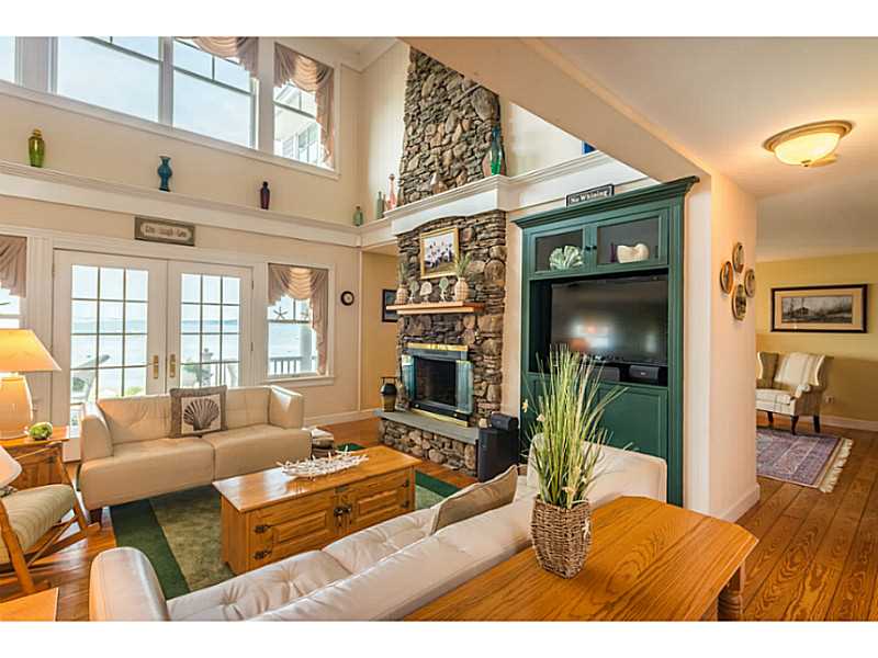 63 Colonel John Gardner Road Narragansett, RI 02882 - Photo 12 of 25 Den/Family/Great Room.