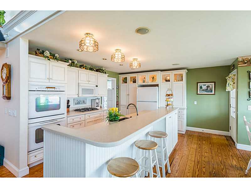 63 Colonel John Gardner Road Narragansett, RI 02882 - Photo 8 of 25 Kitchen.