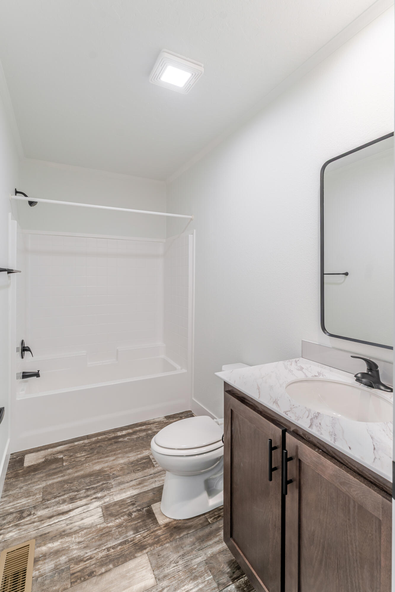 51510 Ash Road La Pine, OR 97739 - Photo 17 of 24 Guest Bath