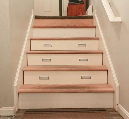 $899,900 | 2 Skunk Road, Merrimac, MA 01860