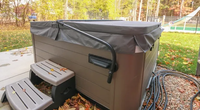 $899,900 | 2 Skunk Road, Merrimac, MA 01860