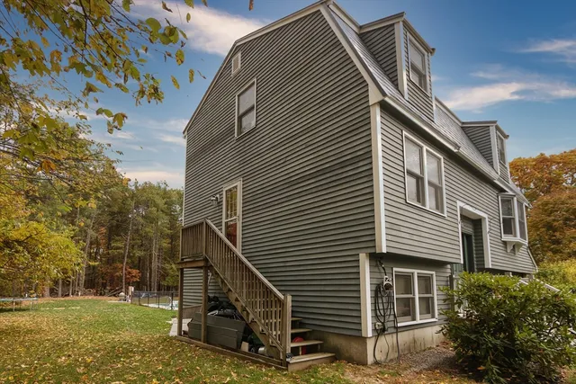 $899,900 | 2 Skunk Road, Merrimac, MA 01860