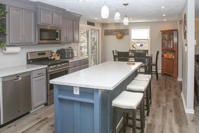 $899,900 | 2 Skunk Road, Merrimac, MA 01860