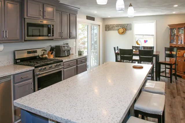 $899,900 | 2 Skunk Road, Merrimac, MA 01860