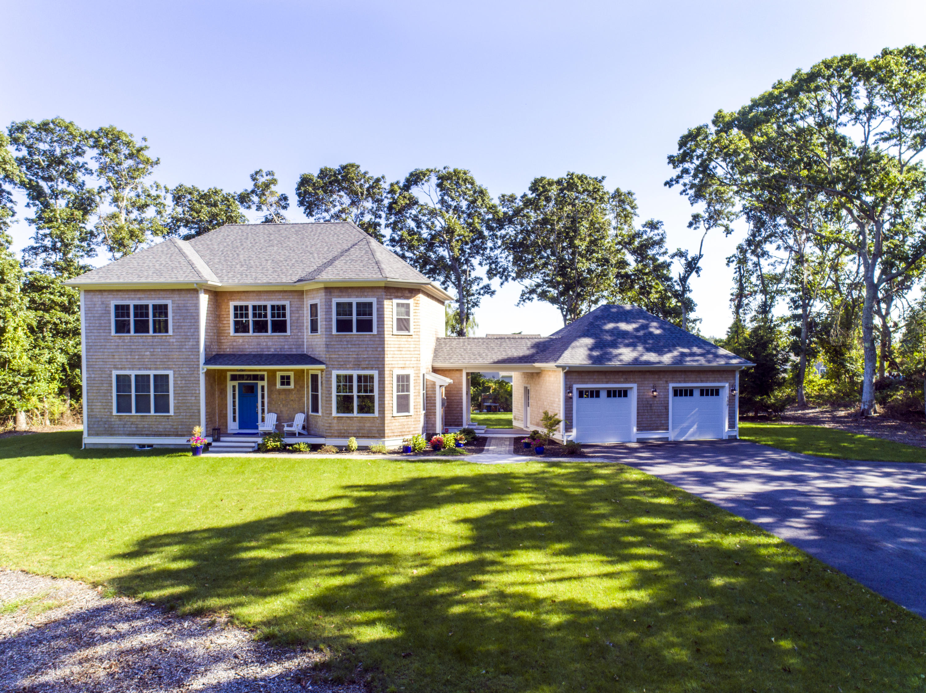 189 Scraggy Neck Road Cataumet, MA 02534 - Photo 2 of 35 front facade