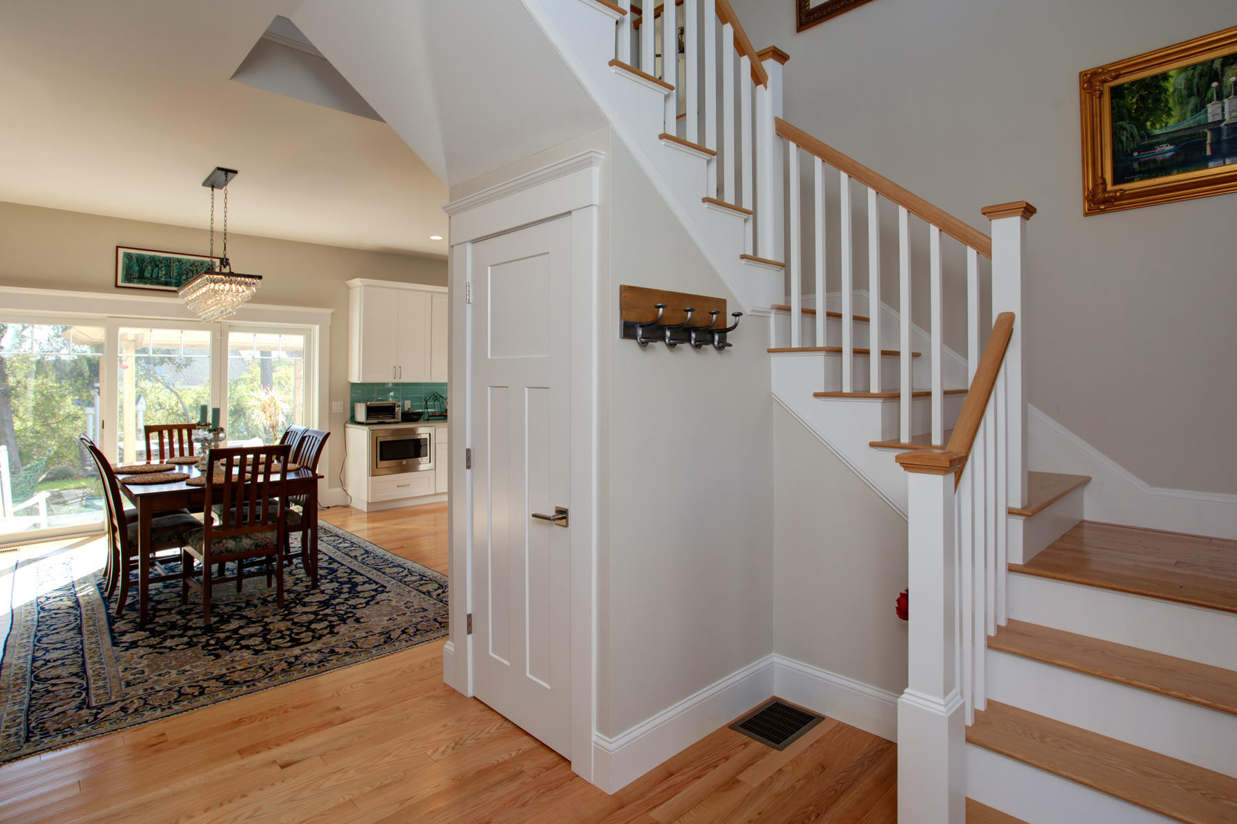 189 Scraggy Neck Road Cataumet, MA 02534 - Photo 7 of 35 2 story entry