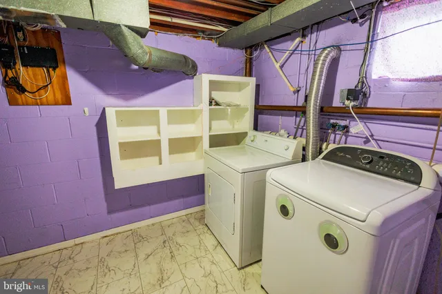 a view of room with walk in closet