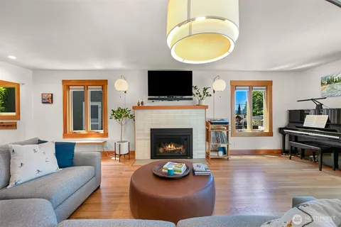 $1,375,000 | 221 North Garden Street, Bellingham, WA 98225