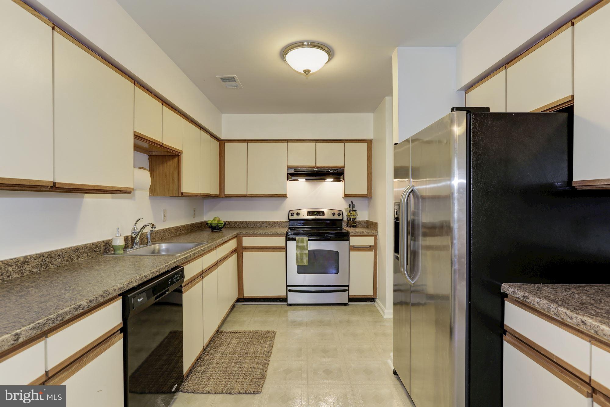 9432 Trevino Terrace, Unit 76 Laurel, MD 20708 - Photo 15 of 30 Kitchen