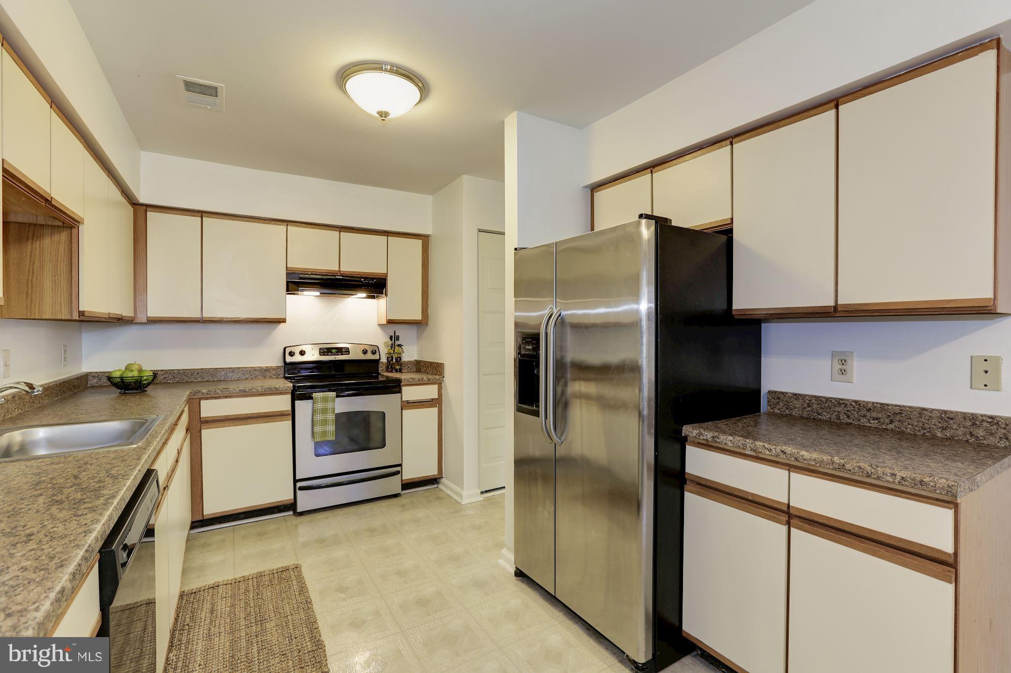 9432 Trevino Terrace, Unit 76 Laurel, MD 20708 - Photo 16 of 30 Kitchen
