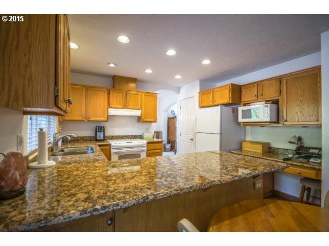 18255 South Elida Road Oregon City, OR 97045 - Photo 5 of 16 Gallery Image 5